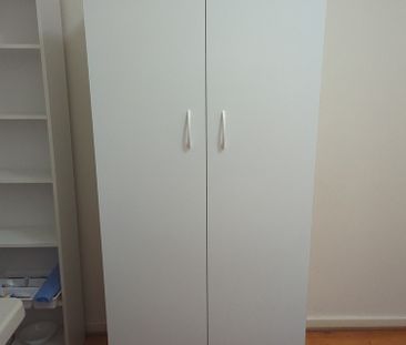 4-bedroom shared house / townhouse, Monaro court - Photo 5