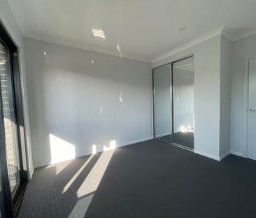 Brand New 5-Bedroom Duplex in Prime Location - Photo 5