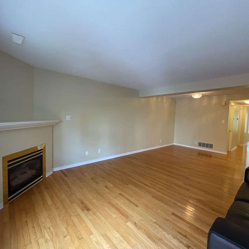 525 Lisgar unit 11, 2 bedrooms 2 bathroom Terrace Home - Photo 1