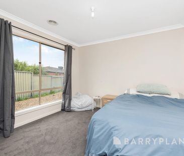 Stylish Family Home in a Prime Werribee Location - Photo 3