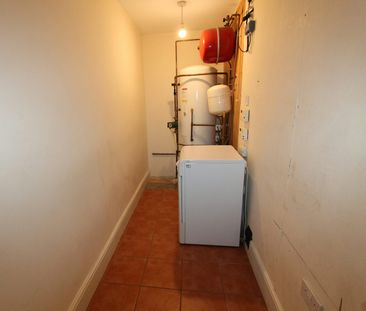 Flat to rent on - Photo 6