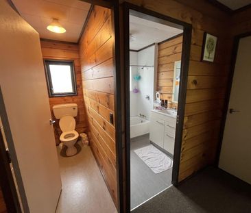 Three bed Lockwood home - Photo 4