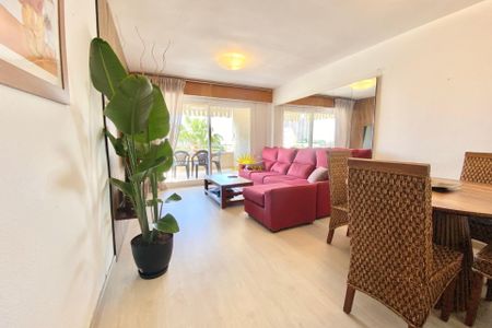 2-BEDROOM APARTMENT WITH TERRACE, POOL AND GARAGE IN ALICANTE - Photo 4