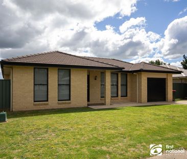 THE IDEAL FAMILY HOME - Photo 2