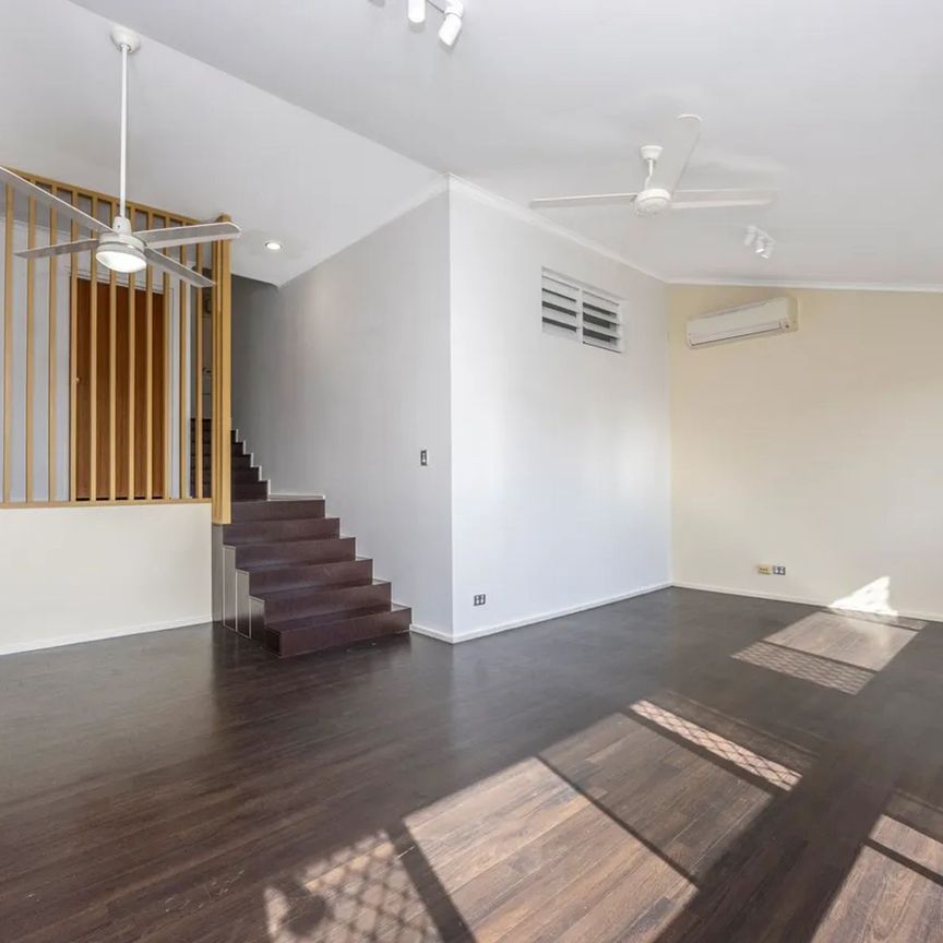 Modern City Apartment with Views - Great Location! - Photo 1