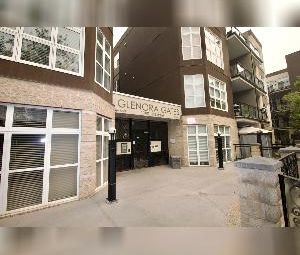 2 Bed + Den 1.5 Bath Underground Parking Glenora - Photo 3