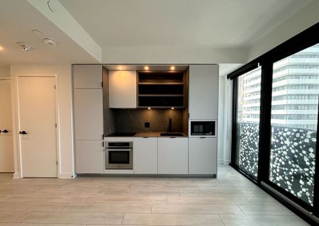 For Lease - 55 Charles Street Unit# 3311, Toronto, Ontario - Photo 3