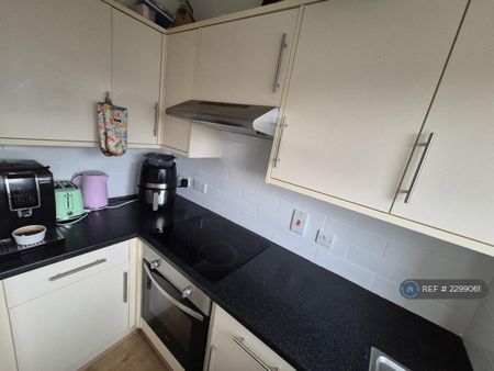 1 bedroom flat to rent - Photo 4