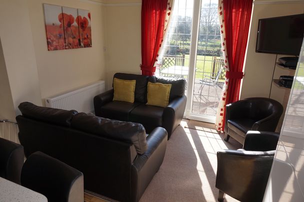 Dimsdale Parade West Room 2 - Photo 1