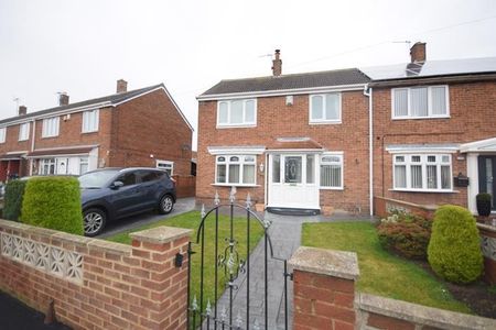 2 bedroom semi-detached house to rent - Photo 3