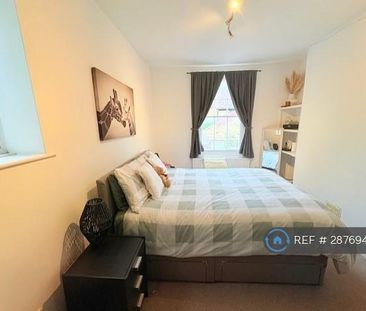 2 bedroom flat to rent - Photo 4