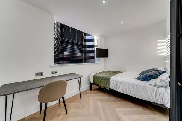 6 bedroom house to rent - Photo 1