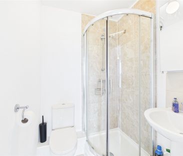 1 bedroom Flat in Nelson Street, Aldershot - Photo 2
