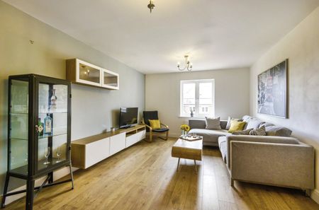 Allington Close, Farnham, Surrey, GU9 - Photo 2