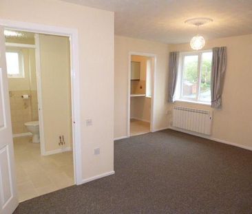 Terraced house to rent - Photo 3