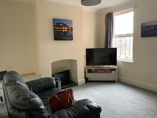 4 bedroom house - Photo 1