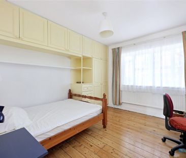 Burnham Estate, E2, London - Photo 3