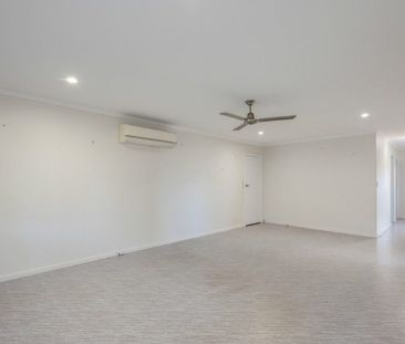 Spacious 3 Bedroom Family Home with Large Shed and Rumpus Room - Photo 4