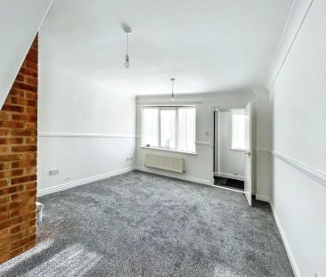 Open up new! 2 Bedroom newly refurbished home - Photo 3