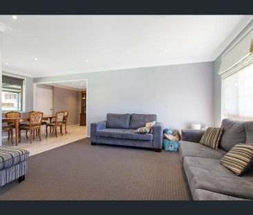 Beautiful Family Home - Photo 2