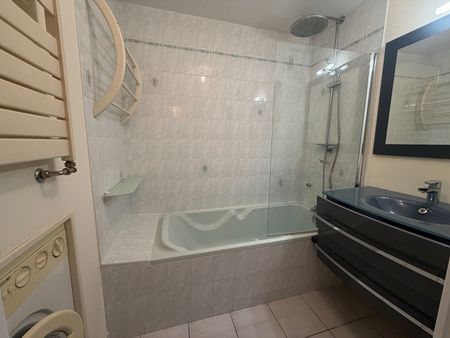 Location Appartement 2 pièces 43m² - Photo 4