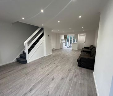 3 bedroom terraced house to rent - Photo 3