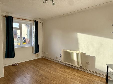 Cherry Close, Honiton, Devon, EX14 - Photo 2