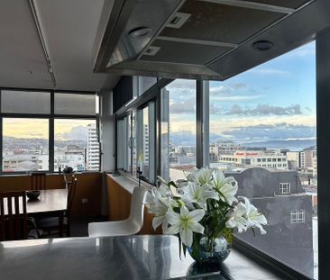Penthouse, space, sun & views! - Photo 6