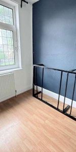 Surbiton, Surrey, KT5 - Photo 4