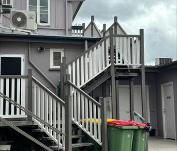 Two bedroom unit available in the heart of Ipswich! - Photo 2