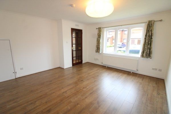 Fisher Drive, Paisley - Photo 1