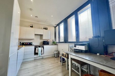 Sentinel House - Photo 5