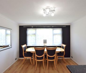 2 bedroom semi-detached bungalow to rent - Photo 2