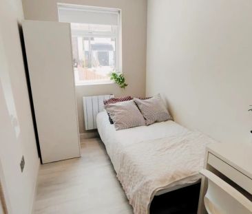 2 Bedroom 2 Bathroom room1 - Photo 3