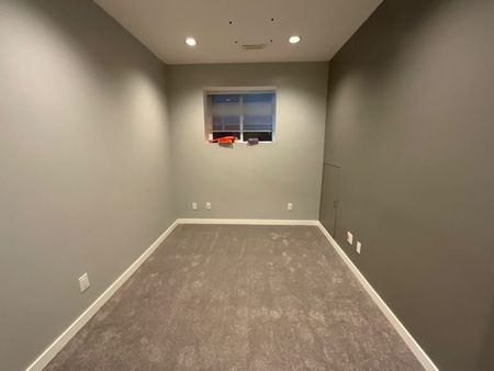 $2,000 / 2br – 867ft2 – Beautiful 2-bedroom, 1 bathroom basement for Rent (QK21) - Photo 2