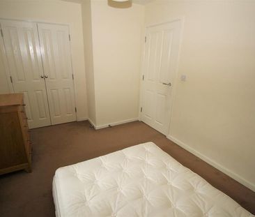 3 bedroom semi-detached house to rent - Photo 5