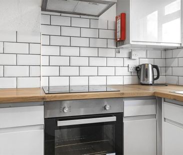 4 bedroom terraced house to rent - Photo 2