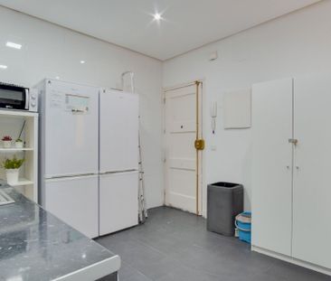 Large room in Fernán Gonzalez Street - Photo 5