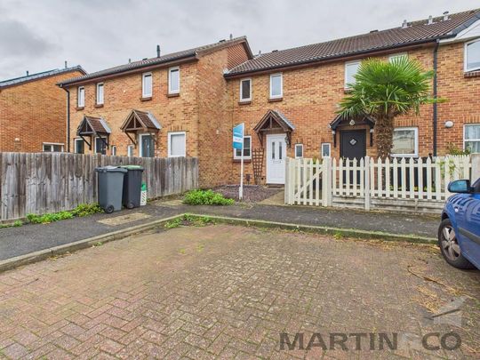 2 bedroom terraced house to rent - Photo 1