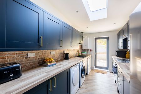 Flaxland Avenue Room 2 - Photo 3