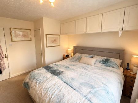 3 bedroom semi-detached house to rent - Photo 3