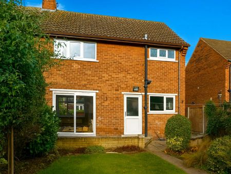 Semi-detached house to rent on - Photo 4