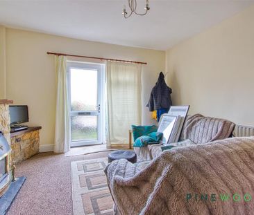 2 bedroom semi-detached house to rent - Photo 6