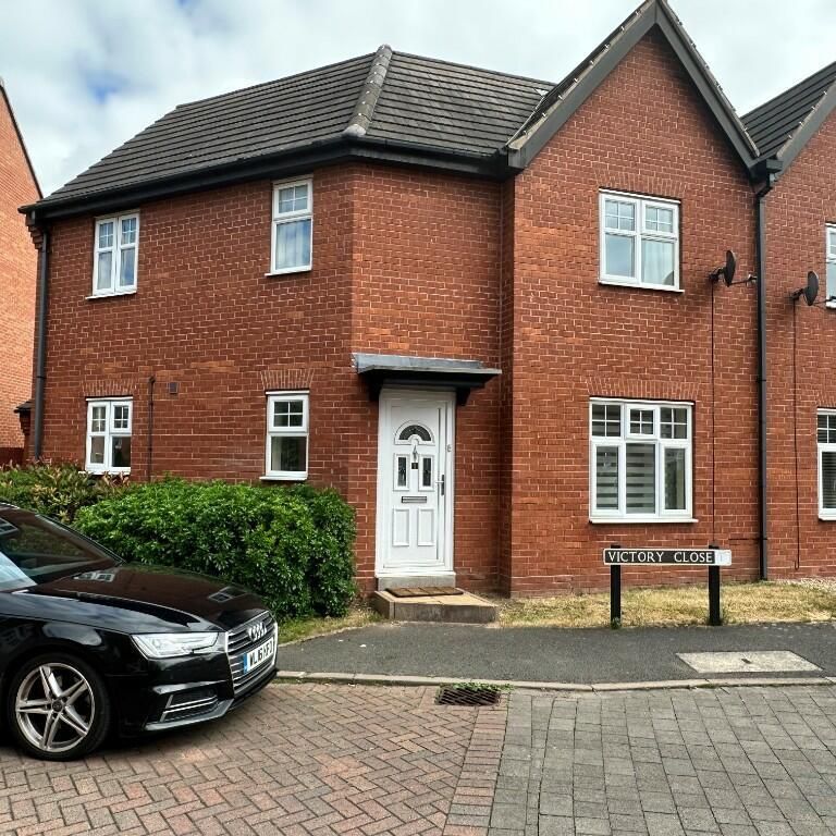 3 bedroom semi-detached house to rent - Photo 1