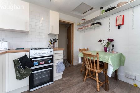 3 bedroom terraced maisonette to rent - Photo 4