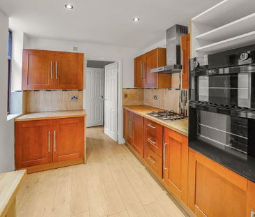 3 bedroom terraced house to rent - Photo 4