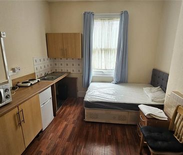 1 bedroom semi-detached house to rent - Photo 6