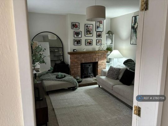 2 bedroom end of terrace house to rent - Photo 1