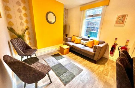 Room 2, 12 Columbus Ravine, Scarborough - Photo 2