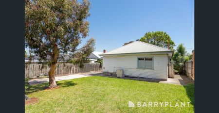 3 Bedroom Home in a Prime Pocket - Photo 2